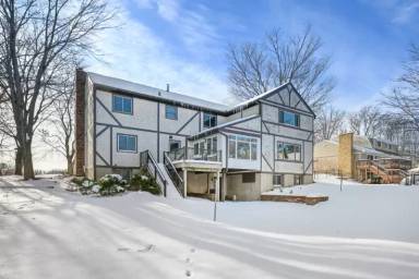 Main picture of 7450 Duluth St