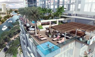 Main picture of 200 N New River Cir