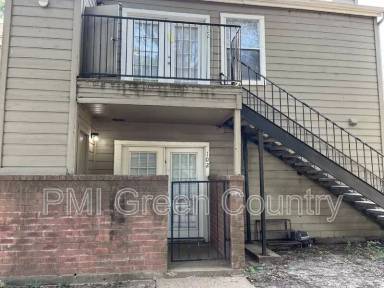 Main picture of 6669 S Victor Ave
