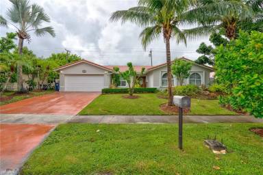 Main picture of 9950 SW 157th St