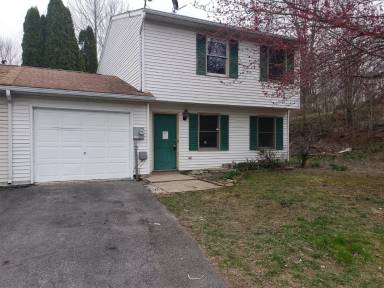 Main picture of 8 Amber Ct
