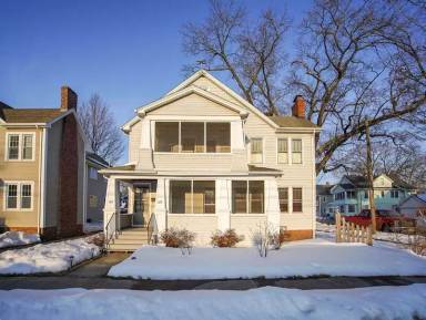 Main picture of 109 Carver St