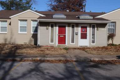 Main picture of 1341 E 39th St