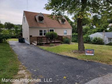 Main picture of 220 N Harvey Ave