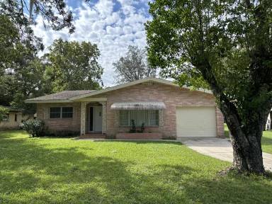 Main picture of 912 NE 41st Ave