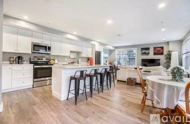 Main picture of 245 Bussey St