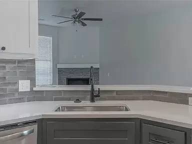 Main picture of 1301 Colonial Ave