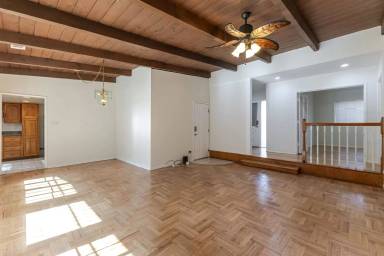 Main picture of 953 Kempton Ave
