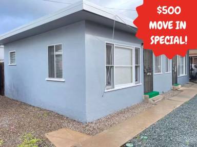 Main picture of 4033 Menlo Ave