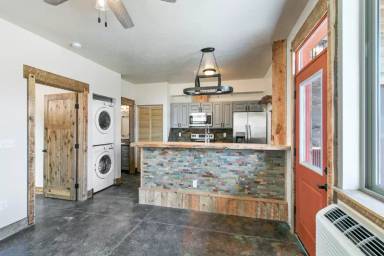 Main picture of 6232 Three Needles Ln