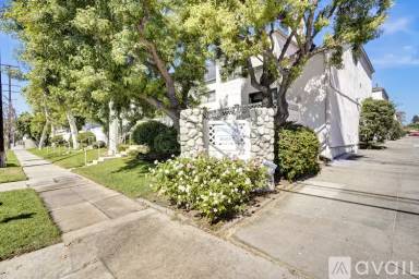 Main picture of 16857 San Fernando Mission Blvd