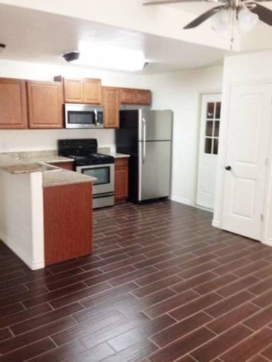 Main picture of 719 N 10th St