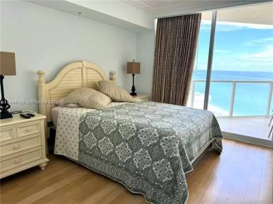 Main picture of La Perla Condo