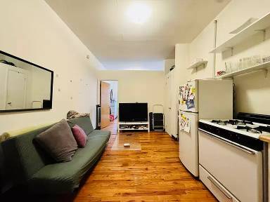 Main picture of 344 E 9th St