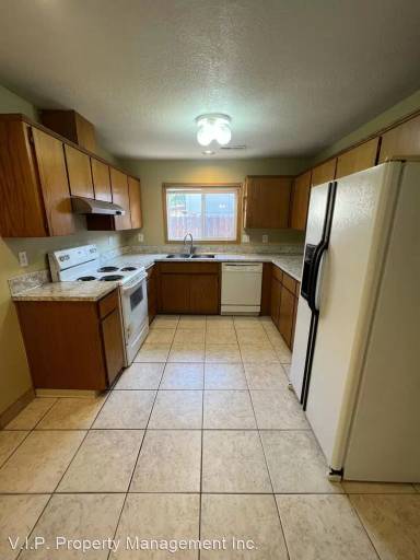 Main picture of 10319 SE Ellis St