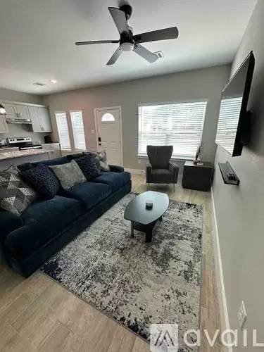 Main picture of 5007 Briscoe St