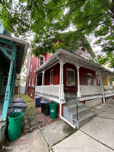 Main picture of 432 Lancaster Ave