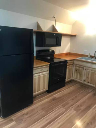 Main picture of 123 W Phoenix Ave