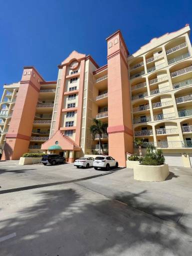 Main picture of 100 Riverside Dr