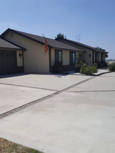 Main picture of 12889 Columbia Ave