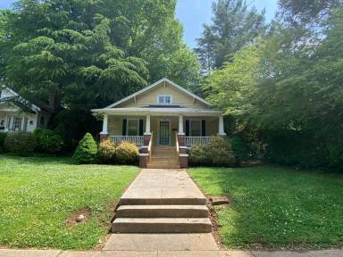 Main picture of 102 N Race St