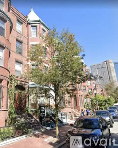 Main picture of 125 Saint Botolph St