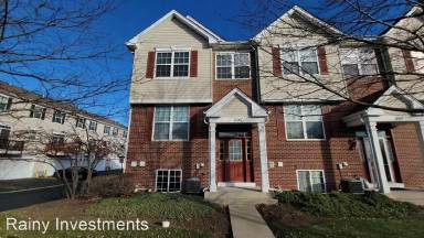 Main picture of 205 S Oak Creek Ln