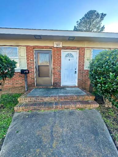 Main picture of 411 Fort Worth Ave
