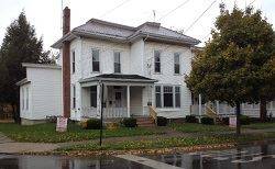 Main picture of 128 Maple St