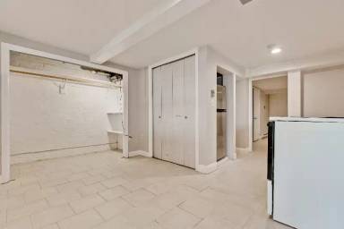 Main picture of 23 S Jefferson St