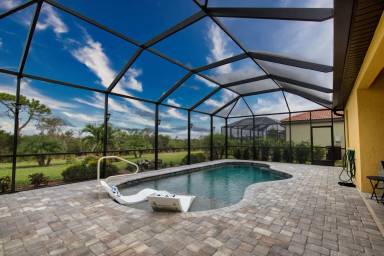 Main picture of 10187 Crooked Creek Dr