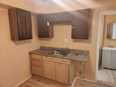 Main picture of 8109 Medina Ave