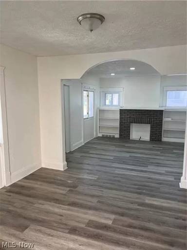 Main picture of 4264 E 131st St