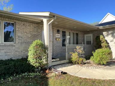 Main picture of 4563 Camelot Dr