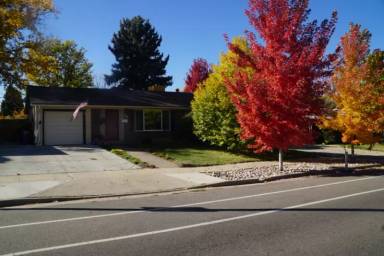 Main picture of 2601 S Lowell Blvd