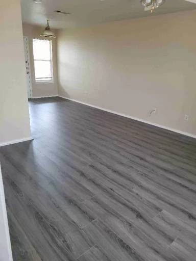 Main picture of 5710 Redstone Dr