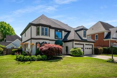 Main picture of 341 Declaire Way NE