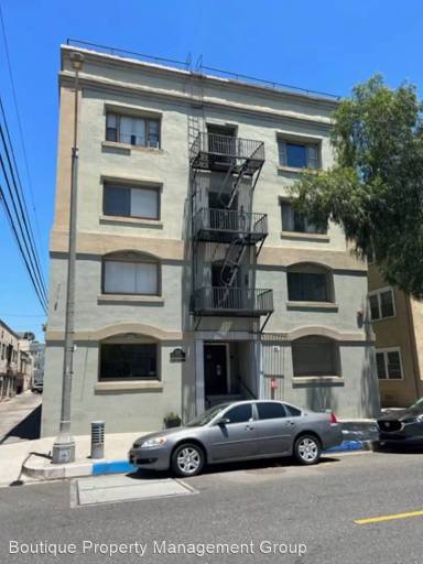 Main picture of 323 W 4th St