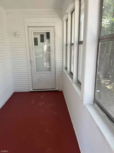 Main picture of 812 6th St NW