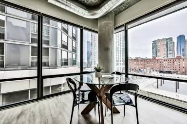 Main picture of 400 East Ohio Condominium