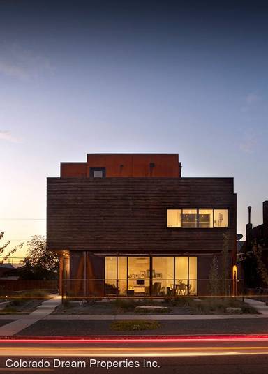 Main picture of 3045 Lawrence St