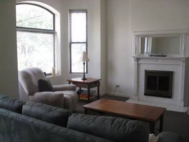 Main picture of 739 W Melrose St