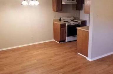 Main picture of 2115 Courtney St