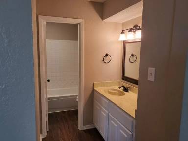 Main picture of 809 Treadwell Ct