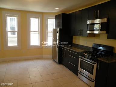 Main picture of 3145 Washington St