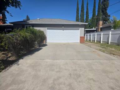 Main picture of 1133 S Minaret Ave