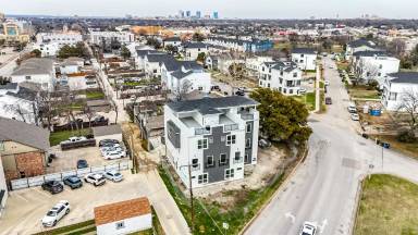 Main picture of 2400 Benbrook Dr