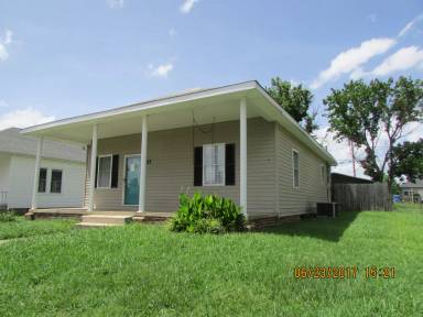 Main picture of 37 Maple Ave