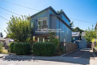 Main picture of 3607 SE 27th Ave