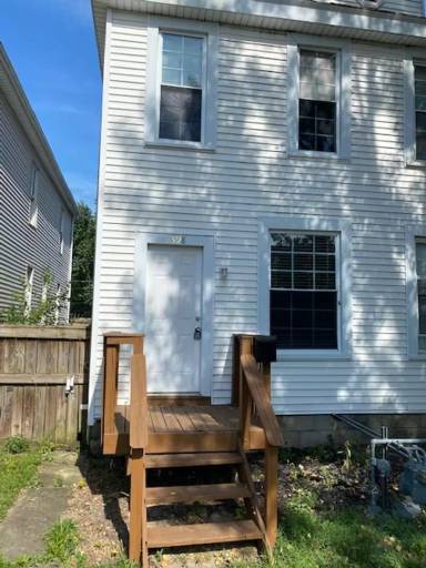 Main picture of 1580 S 4th St
